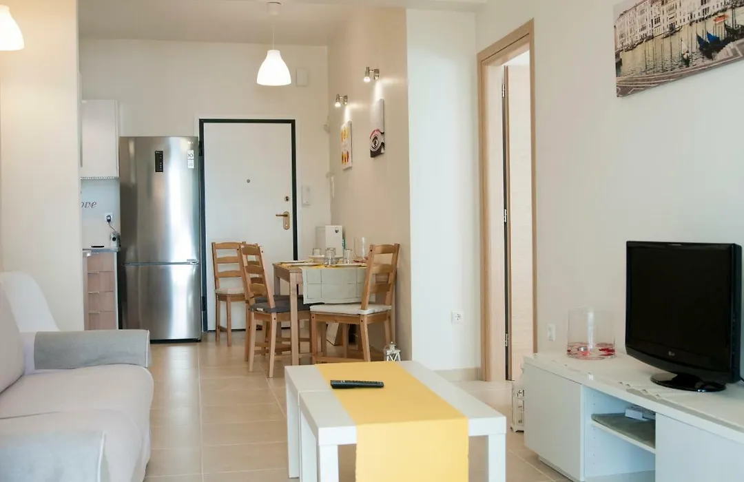 Cozy Bright Apartment-1